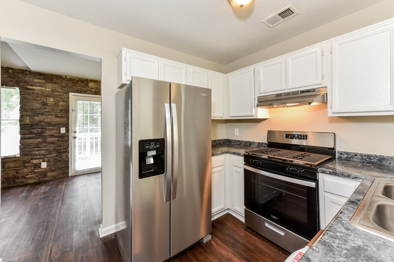 1,695/Mo, 564 CRESTRIDGE Court Stone Mountain, GA 30083 Kitchen View 2