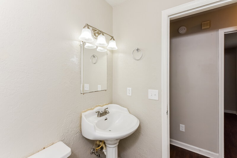 1,695/Mo, 564 CRESTRIDGE Court Stone Mountain, GA 30083 Bathroom View