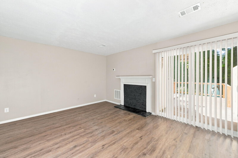 1,505/Mo, 1467 INVERNESS Drive Stone Mountain, GA 30083 Living Room View 2