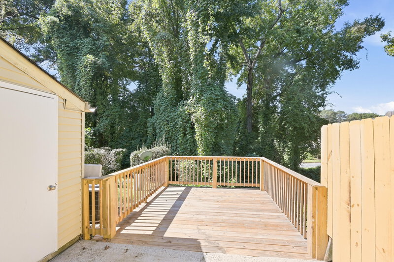 1,505/Mo, 1467 INVERNESS Drive Stone Mountain, GA 30083 Deck View
