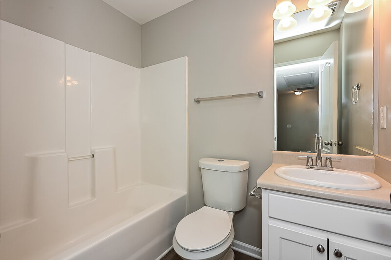 1,805/Mo, 7667 COMMERCE Court Riverdale, GA 30296 Main Bathroom View