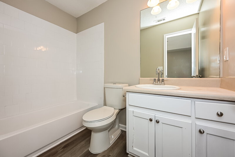 1,805/Mo, 7667 COMMERCE Court Riverdale, GA 30296 Bathroom View