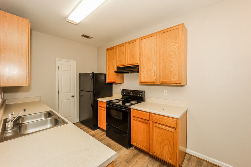 1,565/Mo, 299 BROOKVIEW Drive Riverdale, GA 30274 Kitchen View 2