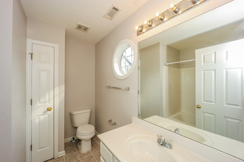 1,565/Mo, 299 BROOKVIEW Drive Riverdale, GA 30274 Main Bathroom View