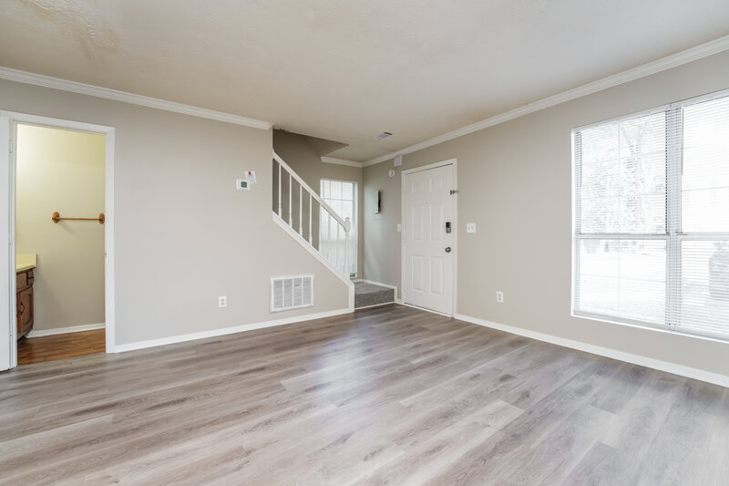 1,380/Mo, 1418 STONEGATE Pointe Stone Mountain, GA 30083 Living Room View 2