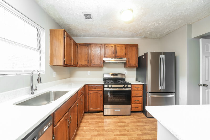 1,380/Mo, 1418 STONEGATE Pointe Stone Mountain, GA 30083 Kitchen View