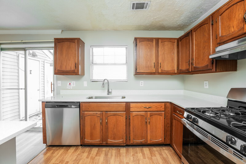 1,380/Mo, 1418 STONEGATE Pointe Stone Mountain, GA 30083 Kitchen View 2