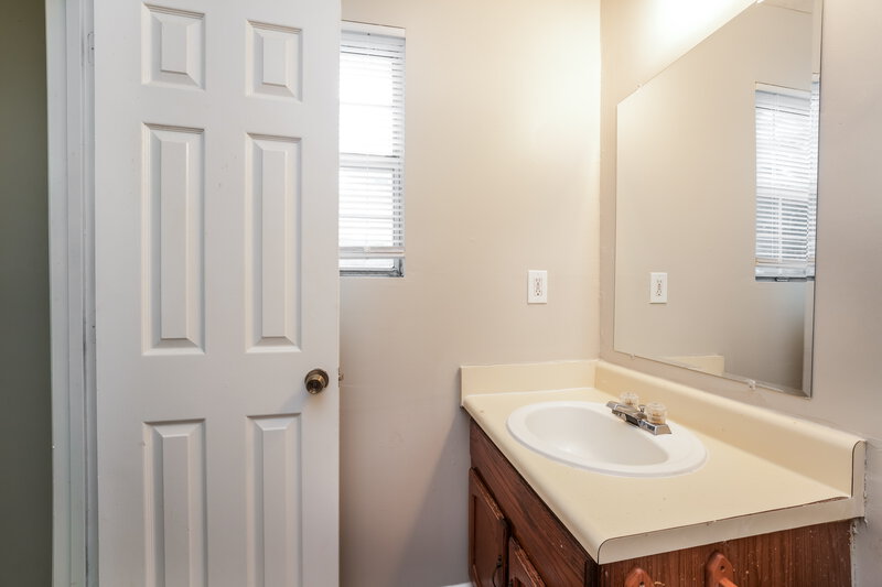 1,380/Mo, 1418 STONEGATE Pointe Stone Mountain, GA 30083 Main Bathroom View 2
