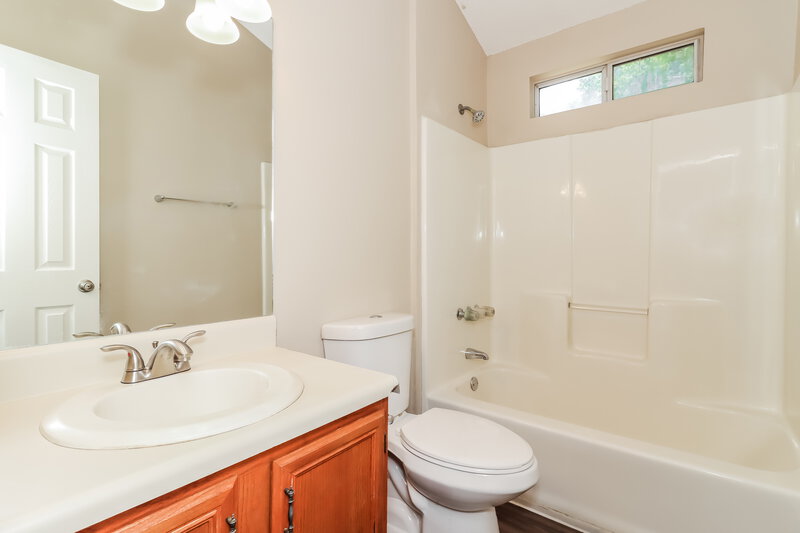 1,565/Mo, 1486 Fall Creek Trce N Douglasville, GA 30134 Bathroom View
