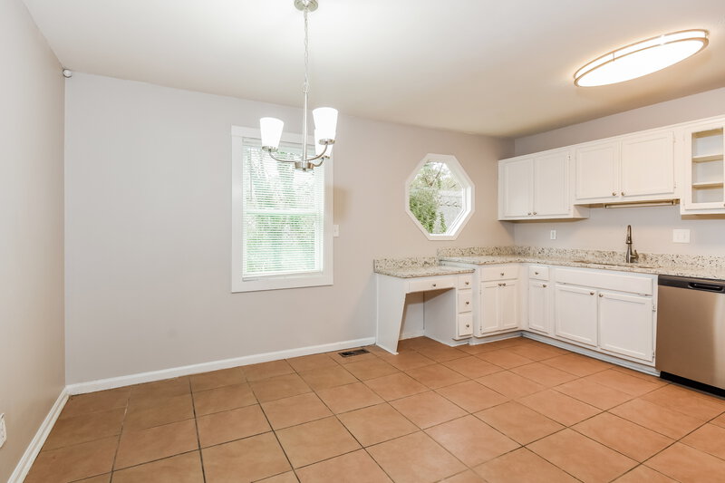 1,915/Mo, 221 Clydesdale Lane SE Mableton, GA 30126 Dining Room View