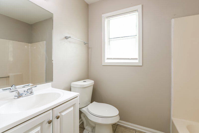 2,090/Mo, 221 Clydesdale Lane SE Mableton, GA 30126 Bathroom View