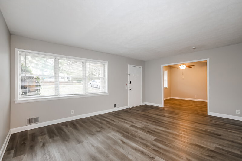 1,700/Mo, 627 GRAYSON Parkway Grayson, GA 30017 Living Room View