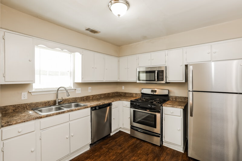 2,040/Mo, 3504 Hopkins Court Powder Springs, GA 30127 Kitchen View 2