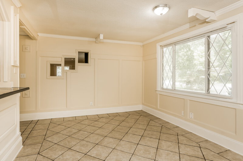 1,595/Mo, 8635 Hickory Lane Lithia Springs, GA 30122 Dining Room View 2