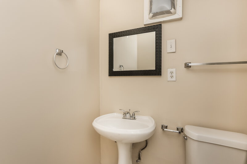 1,595/Mo, 8635 Hickory Lane Lithia Springs, GA 30122 Bathroom View