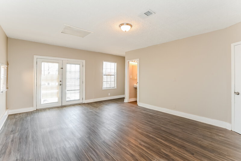 1,680/Mo, 1123 TO LANI FARM Road Stone Mountain, GA 30083 Family Room View