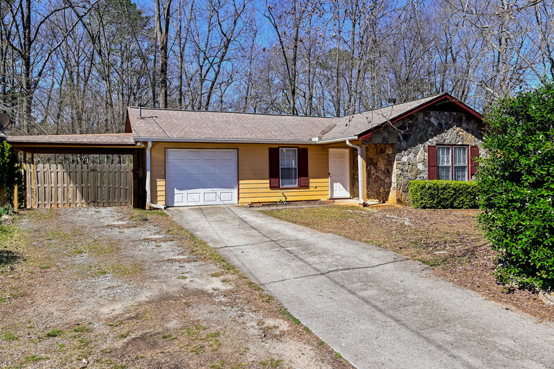 0/Mo, 2265 Hammond Ct Ellenwood, GA 30294 External View