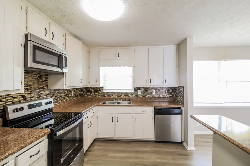 2,620/Mo, 2306 WILKINS Cove Decatur, GA 30035 Kitchen View