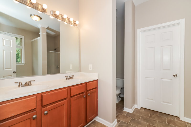 1,850/Mo, 34 Hiram Park Court Hiram, GA 30141 Main Bathroom View