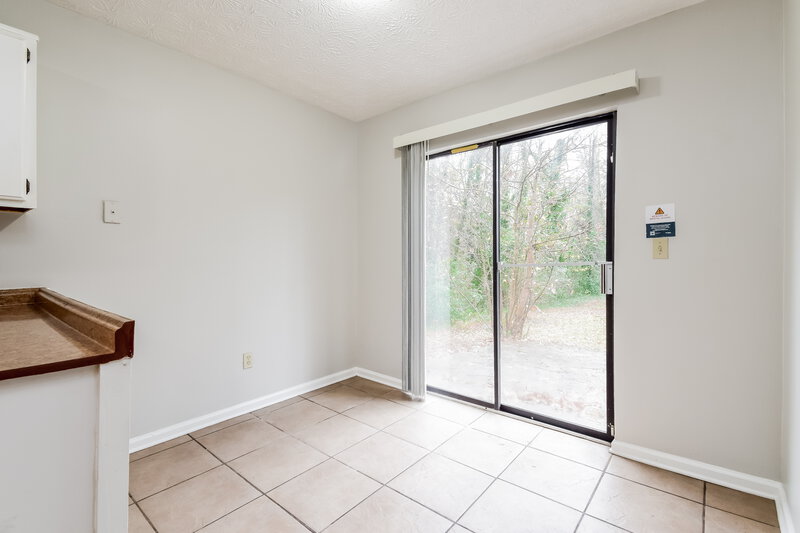 1,970/Mo, 5360 BIFFLE Lane Stone Mountain, GA 30088 Breakfast Nook View