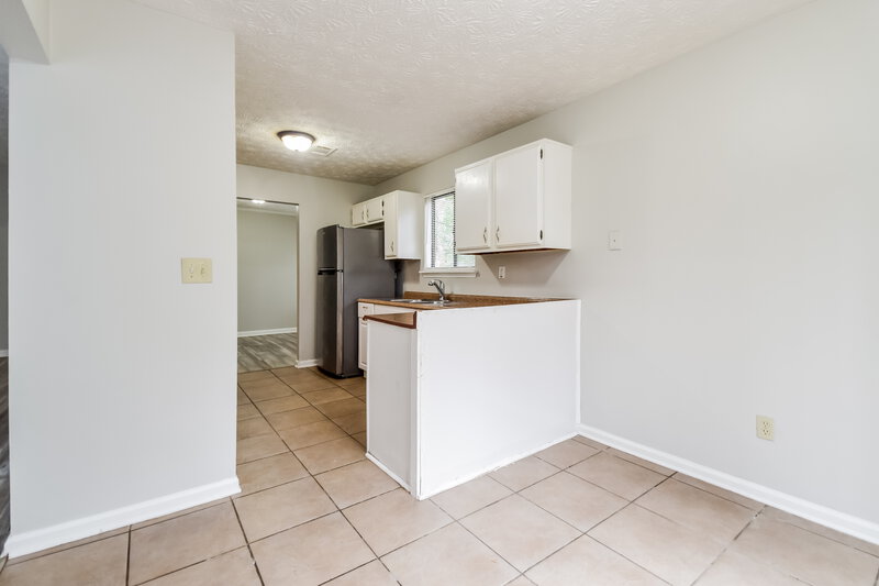 1,970/Mo, 5360 BIFFLE Lane Stone Mountain, GA 30088 Breakfast Nook View 2