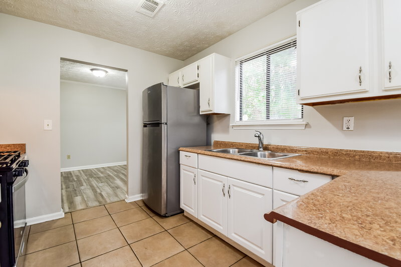 1,970/Mo, 5360 BIFFLE Lane Stone Mountain, GA 30088 Kitchen View
