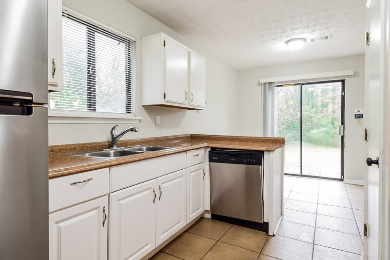 1,970/Mo, 5360 BIFFLE Lane Stone Mountain, GA 30088 Kitchen View 3