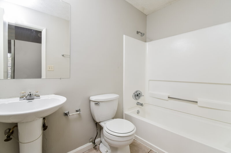1,970/Mo, 5360 BIFFLE Lane Stone Mountain, GA 30088 Bathroom View