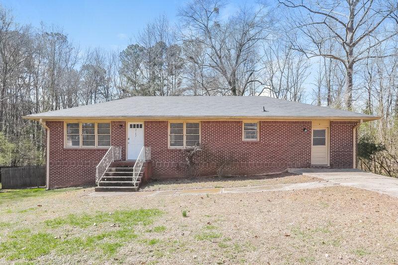 1,735/Mo, 2147 CAMP Circle SW Lilburn, GA 30047 External View