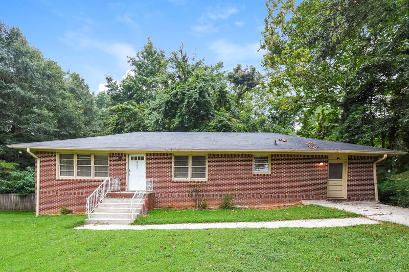 1,535/Mo, 2147 Camp Circle SW Lilburn, GA 30047 External View