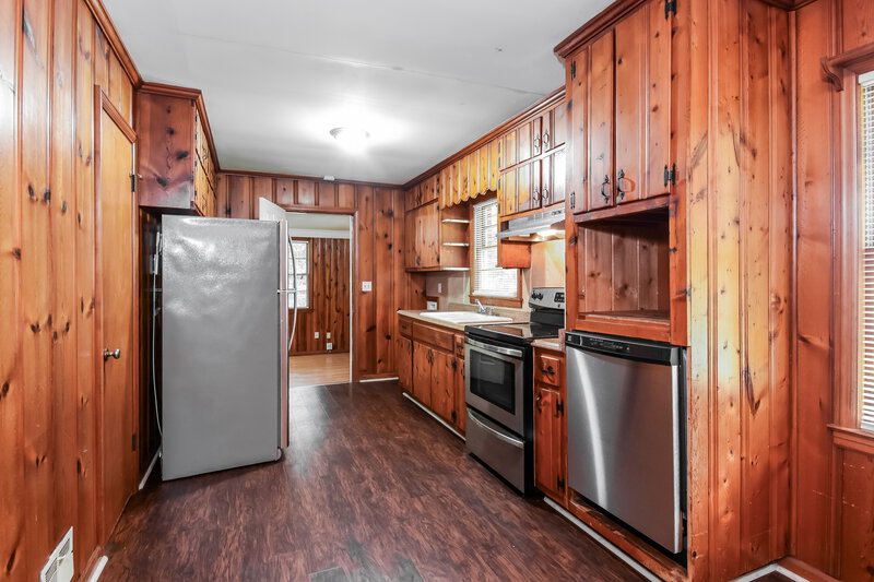 1,535/Mo, 2147 Camp Circle SW Lilburn, GA 30047 Kitchen View