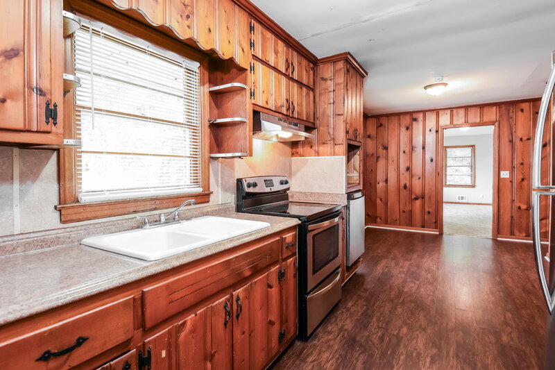 1,535/Mo, 2147 Camp Circle SW Lilburn, GA 30047 Kitchen View 3