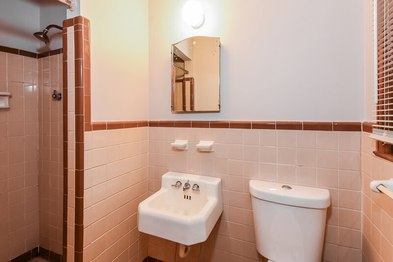 1,535/Mo, 2147 Camp Circle SW Lilburn, GA 30047 Bathroom View