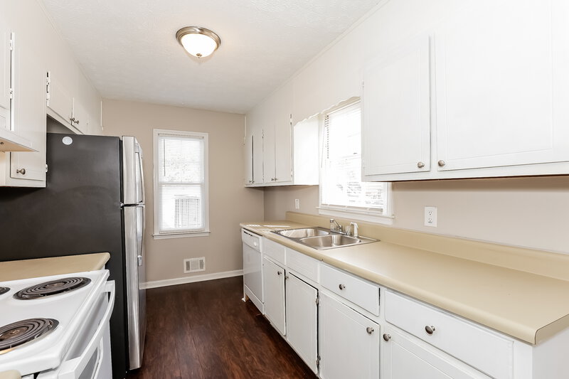 1,640/Mo, 4711 PEBBLE Court Buford, GA 30518 Kitchen View