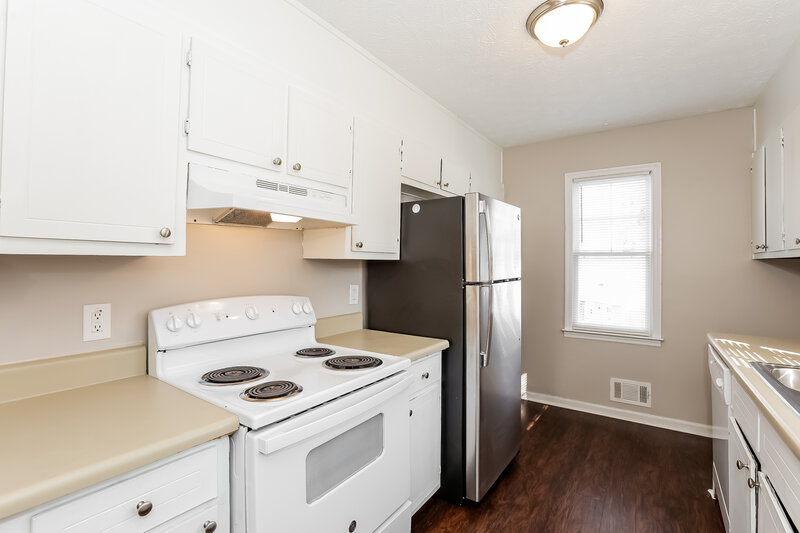 1,640/Mo, 4711 PEBBLE Court Buford, GA 30518 Kitchen View 2