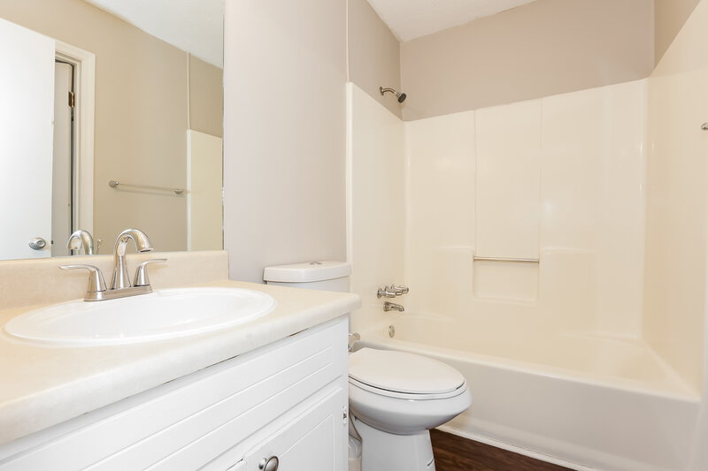 1,640/Mo, 4711 PEBBLE Court Buford, GA 30518 Main Bathroom View