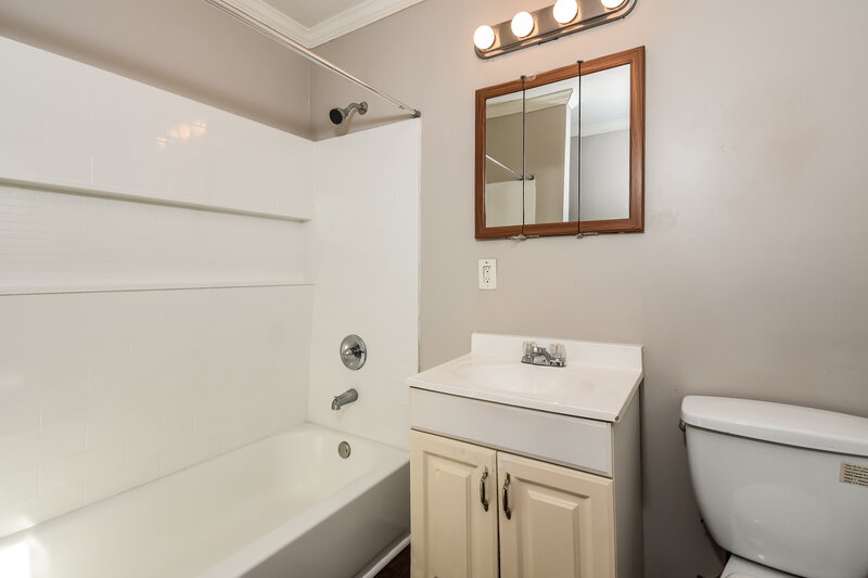 1,770/Mo, 1165 SW Wisteria Drive SW Mableton, GA 30126 Bathroom View