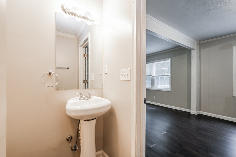 1,695/Mo, 1165 SW Wisteria Drive SW Mableton, GA 30126 Bathroom View
