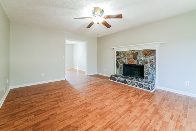 2,155/Mo, 5120 Pine Meadow Pointe NW Kennesaw, GA 30152 Living Room View 2