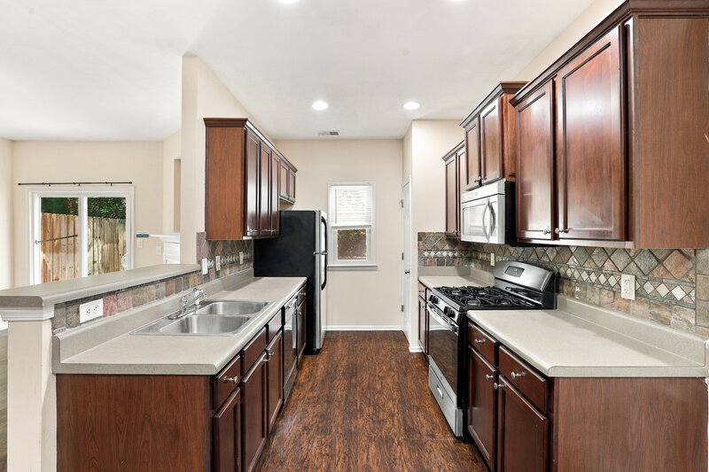 2,065/Mo, 715 Celeste Lane SW Atlanta, GA 30331 Kitchen View
