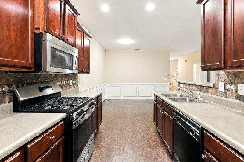 2,065/Mo, 715 Celeste Lane SW Atlanta, GA 30331 Kitchen View 2