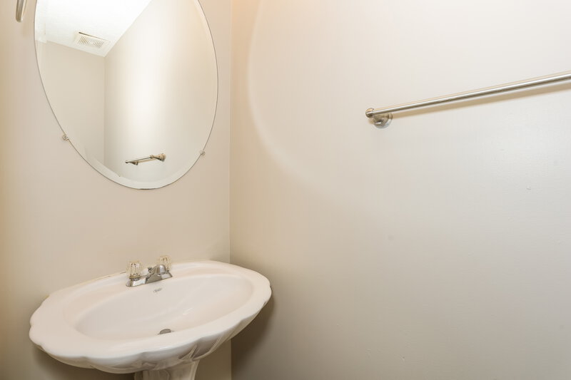 2,500/Mo, 5621 Union Pointe Drive Union City, GA 30291 Bathroom View 2