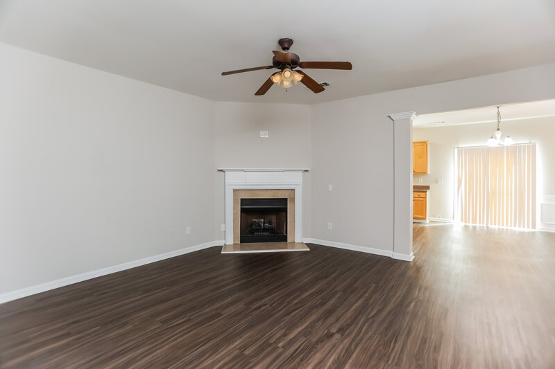 2,100/Mo, 2044 Lakeshore Overlook Drive NW Kennesaw, GA 30152 Living Room View