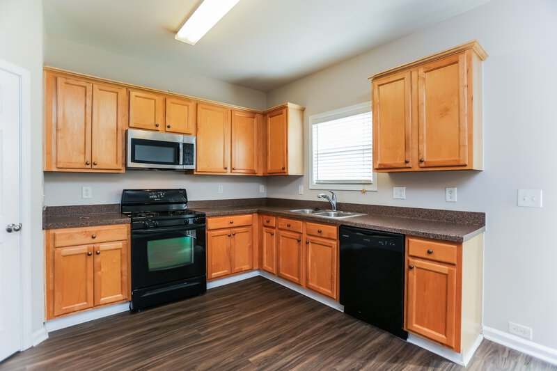 2,100/Mo, 2044 Lakeshore Overlook Drive NW Kennesaw, GA 30152 Kitchen View 2