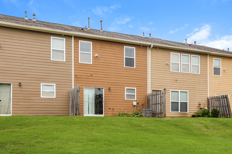 2,100/Mo, 2044 Lakeshore Overlook Drive NW Kennesaw, GA 30152 Rear View