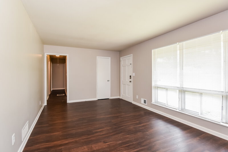 1,830/Mo, 4212 Plumtree Way Austell, GA 30106 Living Room View 2