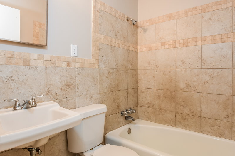 1,830/Mo, 4212 Plumtree Way Austell, GA 30106 Bathroom View
