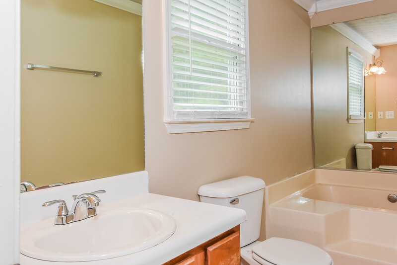 1,760/Mo, 134 Oak Landing Drive S Douglasville, GA 30134 Main Bathroom View