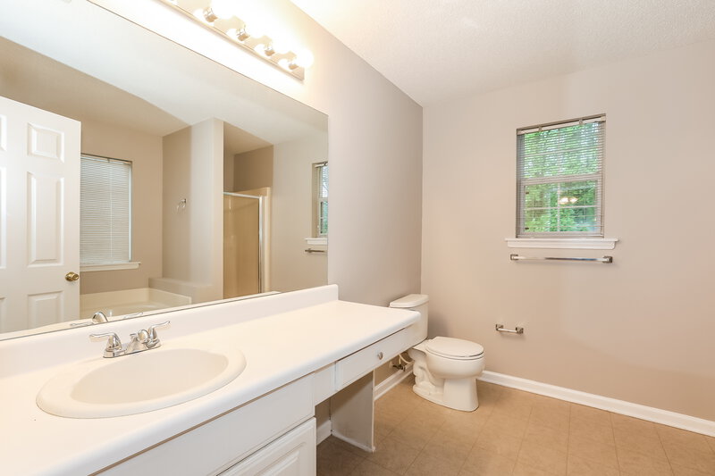 2,135/Mo, 774 FERNSTONE Trail Lawrenceville, GA 30046 Main Bathroom View