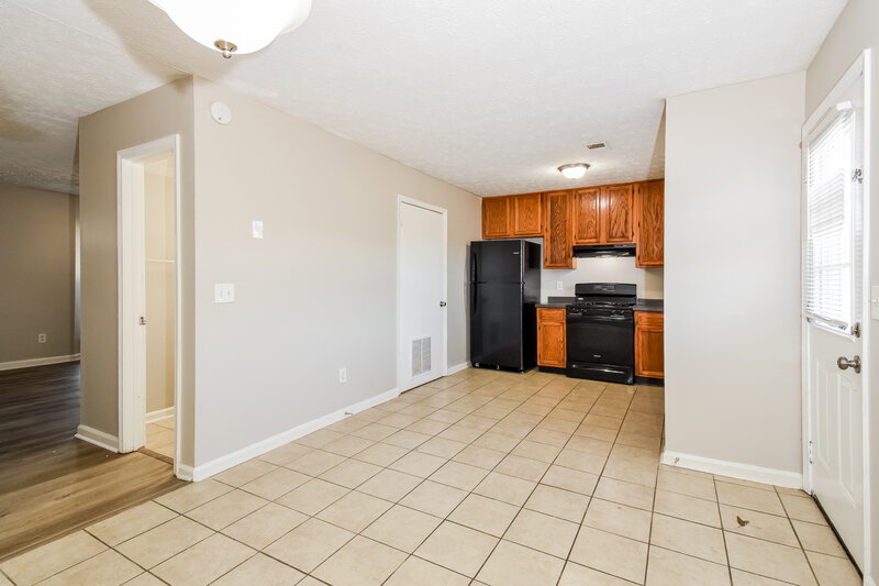 1,720/Mo, 3571 Hopkins Court Powder Springs, GA 30127 Dining Room View 2